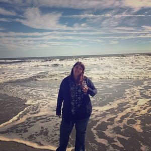 Meet your Posher, Alicia